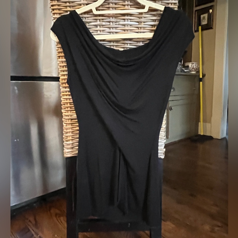 Beautifully Fitted Baily 44 Black Draped Top. Small. New. Excellent Condition